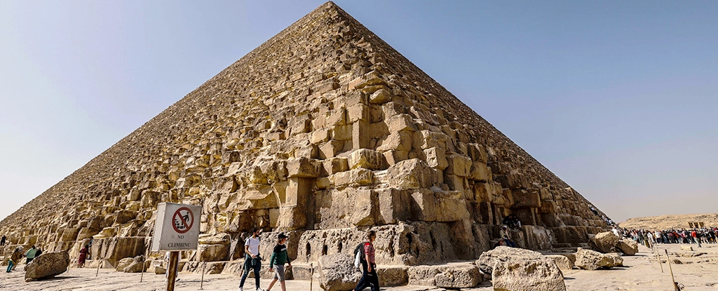 "Uncovering the Wonders of the Great Pyramid of Giza: 11 Astounding Facts"